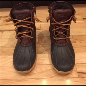 Speedy duck boots
